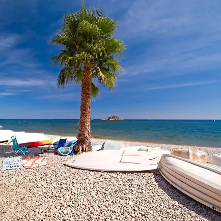 Isea 04 By Interhome